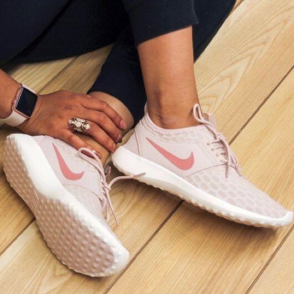 light pink shoes nike